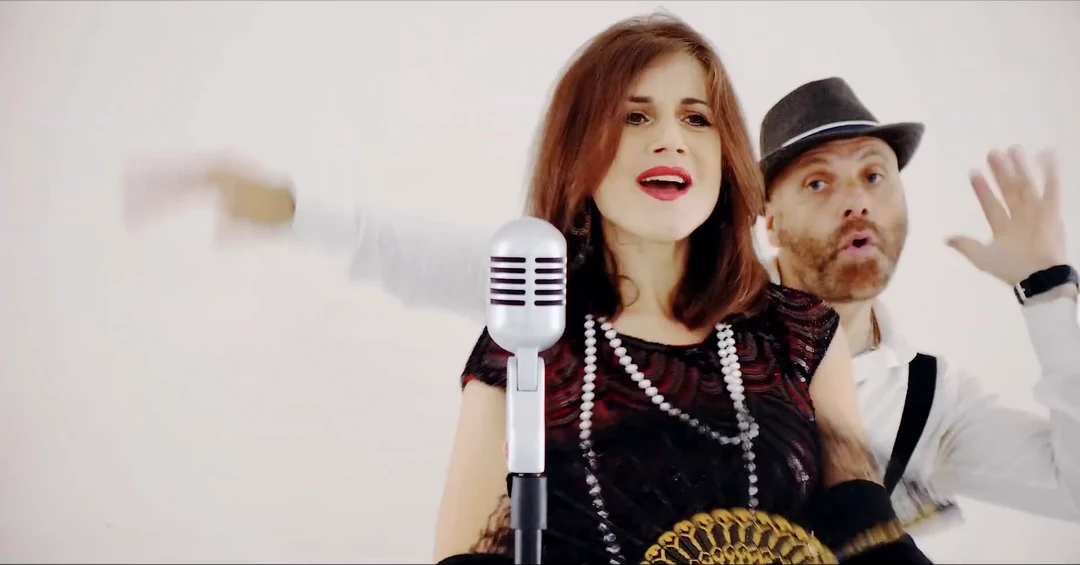 Fermo immagine del videoclip «MELODIA di Simone De Filippis feat. MILLA»